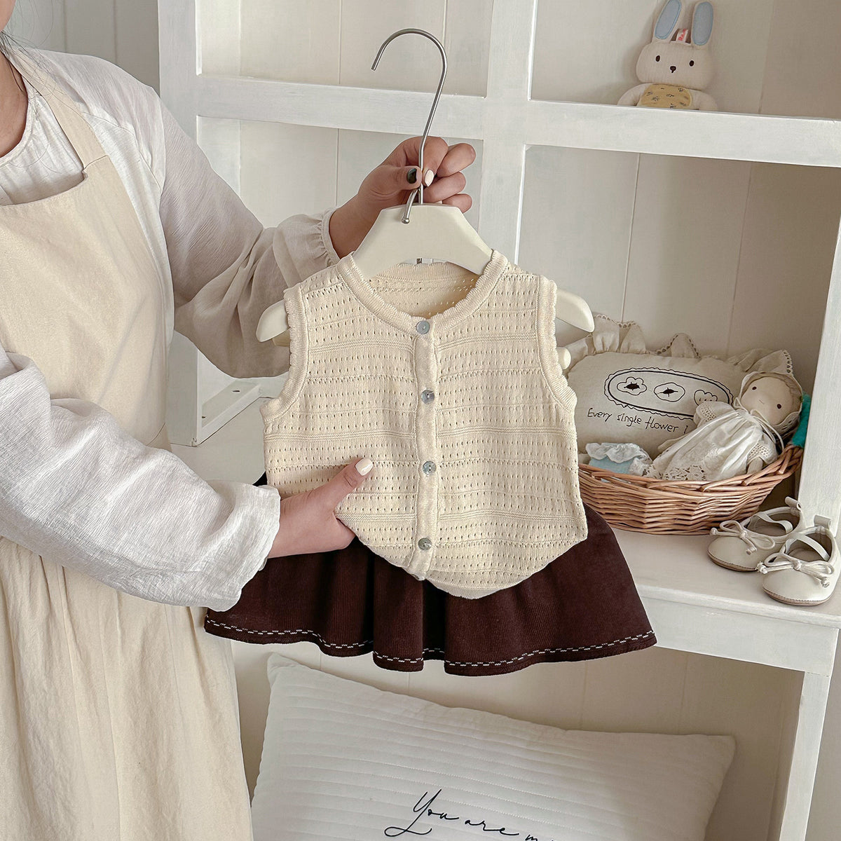 Simple Sleeveless Knitwear Set for Babies, Summer Casual and Versatile Vest and Shorts Two-Piece Set